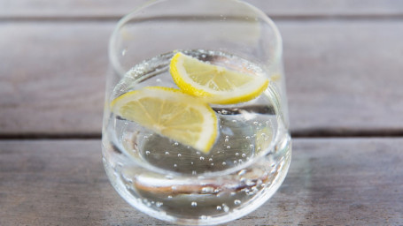 Crystal Geyser Lemon Sparkling Water (1 L)