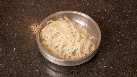 Seasoned Mung Bean Sprouts 숙추나물 (12 Oz)