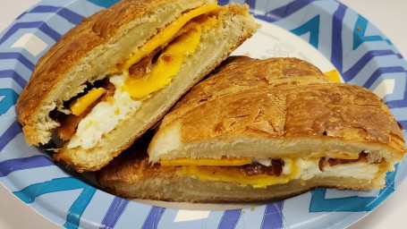 Croissants Fry Egg Bacon&Chesse