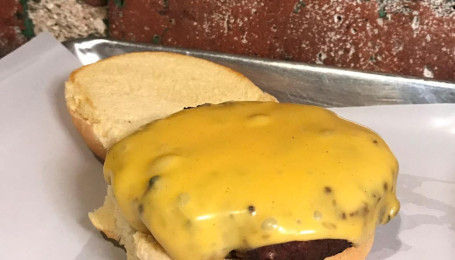 1/4 Lb. Plain Cheeseburger