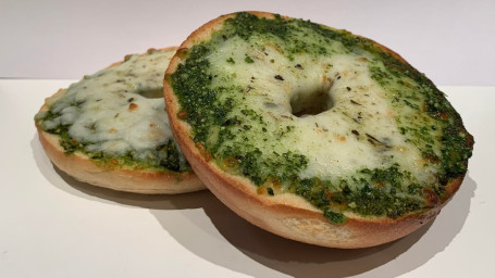 Pesto Pizza Bagel