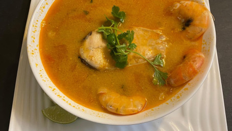 Sopa De Pescado Y Camarones